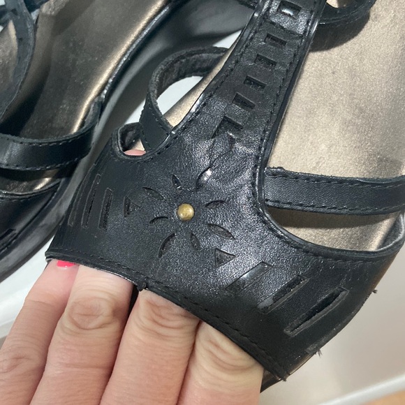 CLARKS Bendables Leather Wedge Sandals black color Women's Sz 10M - Picture 10 of 16